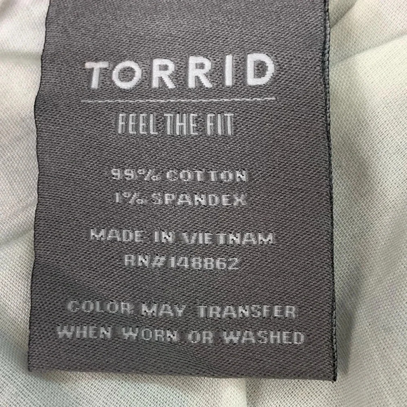 Torrid Denim Boyfriend Straight Vintage Stretch Distressed Jeans Size 16R Blue - Picture 16 of 16